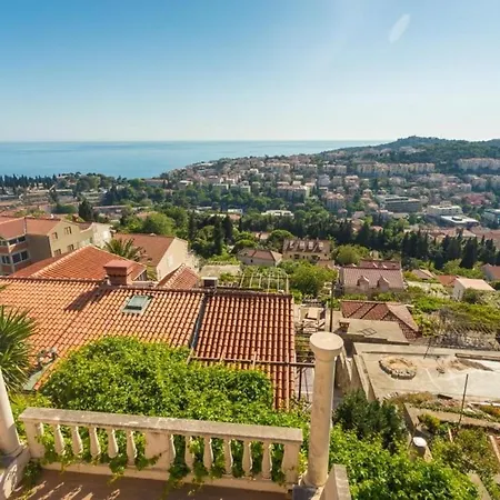Sun & Sky - Two Bedroom With Balcony And Sea View