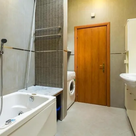 Sun & Sky - Two Bedroom With Balcony And Sea View Διαμέρισμα *